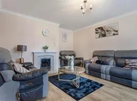 Impeccable 3-Bed House in Basildon