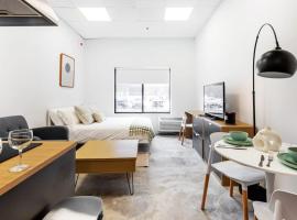 Cozy Studio in Metro Meriden with Pool and Gym, hotel v destinaci Meriden