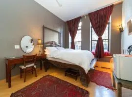 2 bedrooms with a private bathroom in lovely home