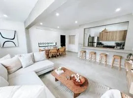 Casa Boho Modern House With Parking in San Juan