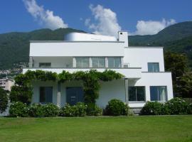 Casa Navegna, cottage in Minusio