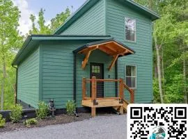 2 Brand New Cabins For Family Retreat!