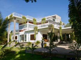 Northjoy Resort, Hotel mit Pools in Kilinochchi