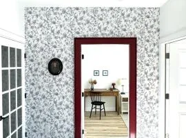 Designer cozy 1 private bedroom w full bath & yard 20 min to nyc