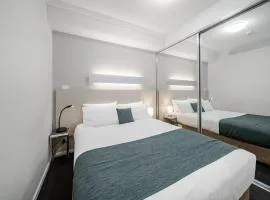 Lakeside 1-Bed with AC, Parking & Balcony