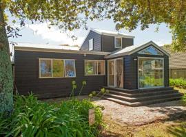 Hosts on the Coast Cape Cod on Kennedy, hotel v destinaci Pauanui