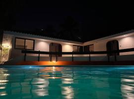 Villa Casa Suiza, hotel em Puerto San José