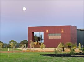 Samphire Chalet Banksia - A Serene Natural Beauty, hotel in Geographe