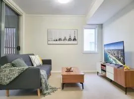 One bedroom Apartment walk to Gordon Train Station