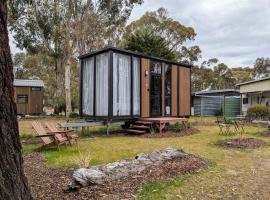 Tiny House 10 at Grampians Edge โรงแรมในDadswells Bridge