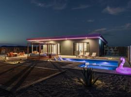 Saltwater Pool, Pickleball, Bocce Ball, Glamping, EVcharge、ジョシュア・ツリーのホテル