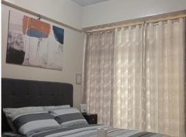 Condo Unit walking distance to Manila Airport (NAIA Terminal 3), Hotel in Manila