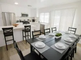 2 private masters, new beds & furniture, sleeps 12