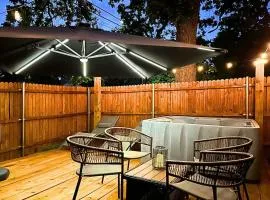 Excellent 4BR Oasis, Hot Tub, Game Room & Backyard Paradise, Near Airport, Private Parking for 4!