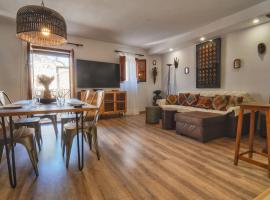 SeaHomes Vacations - Centric Apt 100m Beach and PKG, hotel in Tossa de Mar