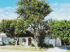 Boitumelo Holiday Home, khách sạn ở Port Elizabeth