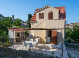 1 Bedroom Gorgeous Apartment In Zlarin