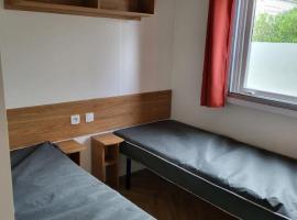 Mobil home azur 74, hotel en Fréjus