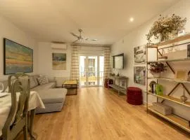 Wide with beautiful kitchen 2Bd 3Bth -Arenal