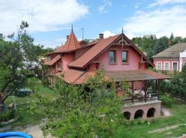 Kerámiapark Guesthaus, family hotel in Budapest