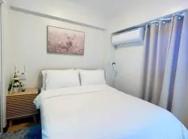 1 BR Condo with balcony in Verdon Parc Trevans 512