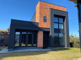 １棟貸し別荘　99base VILLA, hotel v destinaci Shirako
