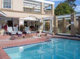 Tokai Forest Guest House โรงแรมที่มีที่จอดรถในTokai