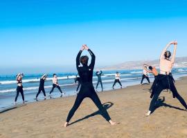 Taghazout surf house, hotel s vířivkou v destinaci Taghazout