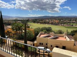 Casa Birdie, Golf & Piscina Retreat at Desert Springs Golf Resort near Vera Playa, hotel sa Vera
