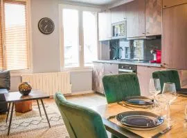 CENTRE VILLE, plusieurs appartements rénovés lumineux dans meme immeuble