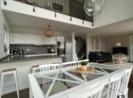 Ferienresort - idyllisches Ferienhaus mit Privatstrand und Sauna in der Nähe von Leipzig #HausEni, Resort in Löbnitz