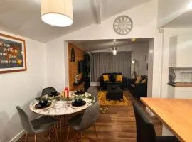 Spacious sheffield lodge