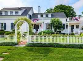 Downtown Edgartown Home、エドガータウンのホテル