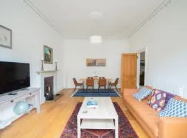 Stunning 3 Bed Flat in the Heart of the West End
