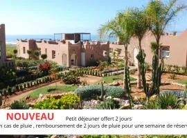 VILLA DE STANDING --PISCINE - MER - BOULODROME - TENNIS