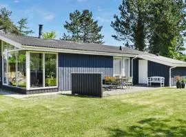 Three-Bedroom Holiday Home In Ebeltoft