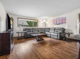 Cascadia Lounge 3bd with Sauna Central Olympia