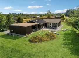 Gorgeous Home In Fjerritslev With Sauna, hotel v destinaci Fjerritslev