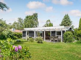2 Bedroom Beautiful Home In Gilleleje, hotel em Gilleleje