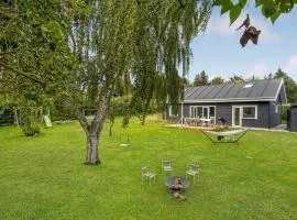 3 Bedroom Gorgeous Home In Lundby