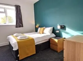 Alberton Apartments - Spacious - Newly Renovated