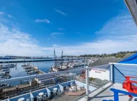 The Landing at Newport Condominium Hotel