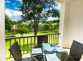 Chic Minimalist Condo with Swimming Pool, Hot Tub, and Beach Club Access