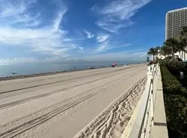 Miami Hollywood Great 2 Bedroom 2 Bathroom with Intercostal View 001-22bvic