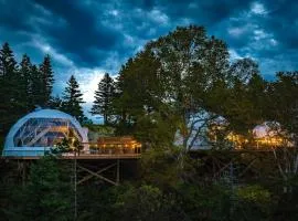 Domes Rocher Percé at Domaine Renard、ペルセのラグジュアリーテント
