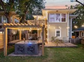 Hottub, Pool Table, Basketball, Firepit, Sleeps 8