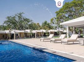 Charming Bungalow Cajititlan 2 Beds Pool, caba&ntilde;a en Cajititl&aacute;n