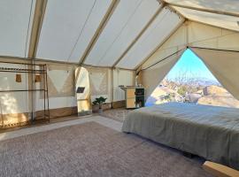 A Cozy Sunrise Glamping Escape with Panoramic View, hotel en Fallbrook
