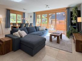 Family Frame Apartment, hotel in Lauterbrunnen