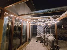 Kąpino dom bliźniak z sauną dla 6 osób w promieniu 25km Gdynia Półwysep i otwarte Morze Jeziora Lasy，位于Kąpino 的酒店